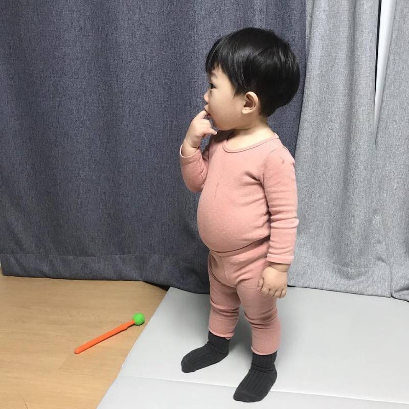 Mơ thấy em bé đuổi theo mình