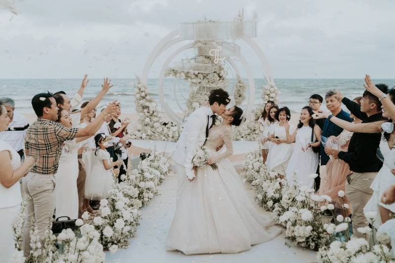 Mơ thấy mình đi đám cưới người khác