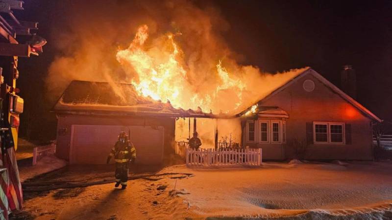 Mơ thấy nhà mình bị cháy